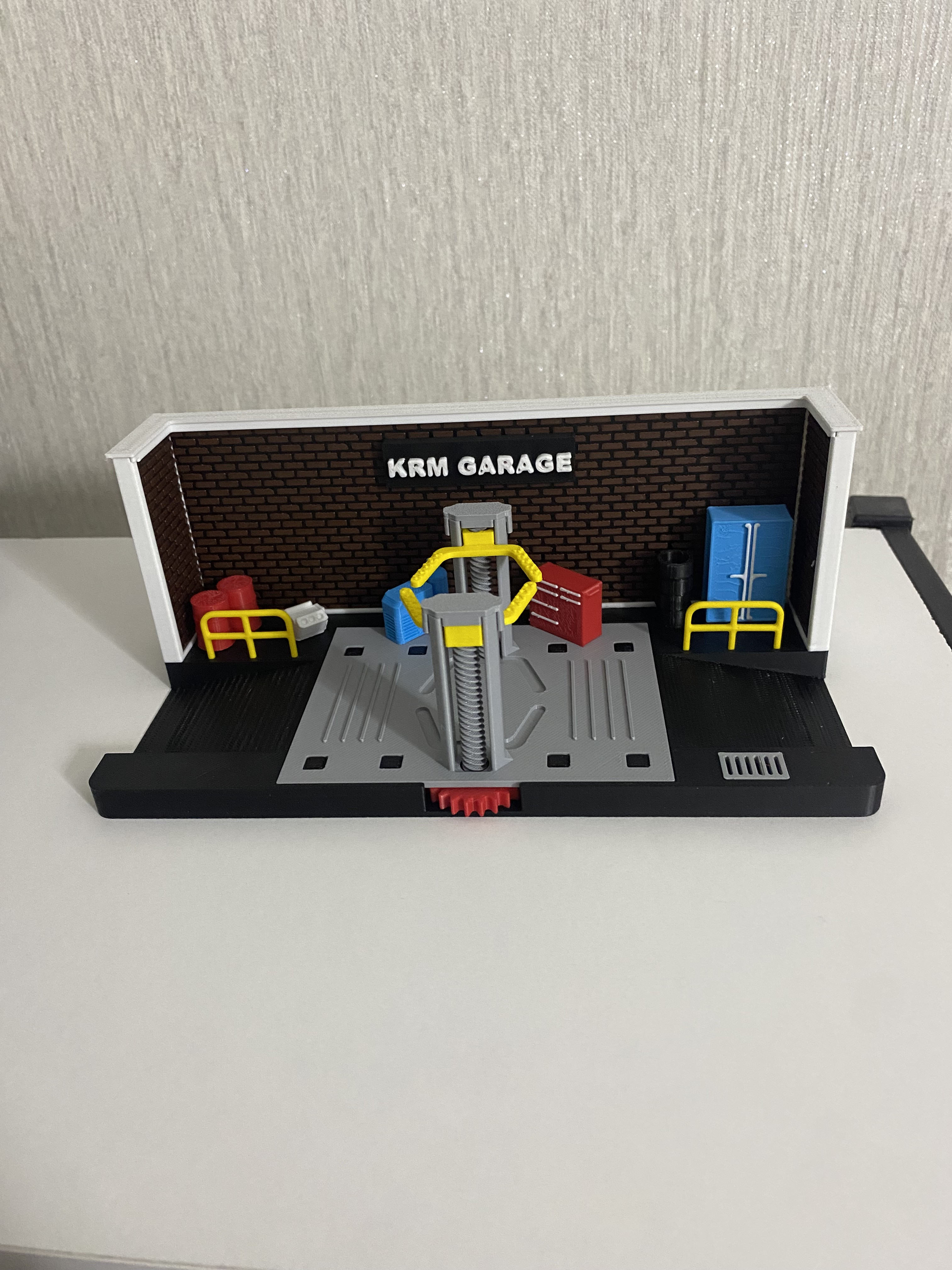 LİFTLİ KİŞİYE ÖZEL TABELA OPSİYONLU GARAJ